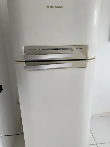Vende - se geladeira