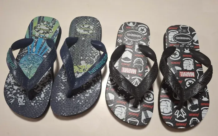 Kit Chinelo Infantil Havaianas Star Wars e Marvel