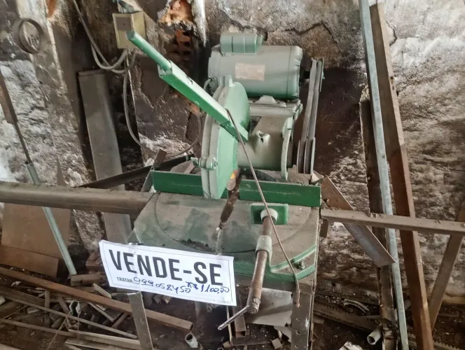Máquina de Serralharia