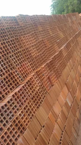 ? TIJOLOS DE 8 FUROS E TIJOLOS BAIANO ?