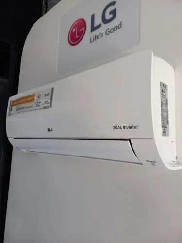 Ar condicionado LG Dual Inverter Voice 9.000 BTUs Frio