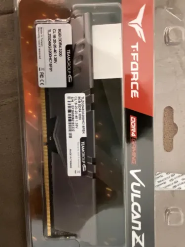 Memória RAM de 8GB DDR4 3200 CL16 da Vulcanz (GARANTIA DA PICHAU, ESTÁ LACRADA)