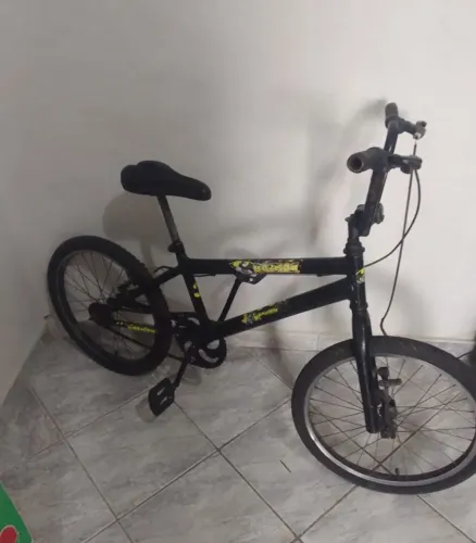 Vendo uma bicicleta cross