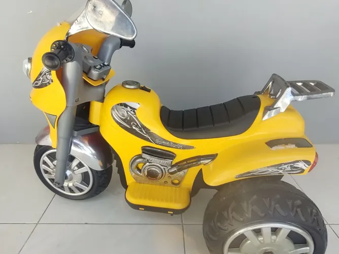 Moto elétrica infantil 