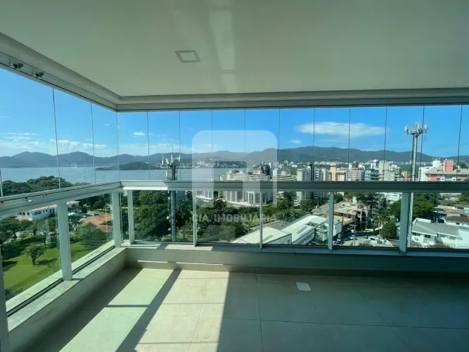 Apartamento de 3 dormitórios à venda na Agronômica
