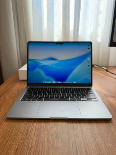 Macbook Air 13, Chip M2, 8gb de Ram e 256 ssd