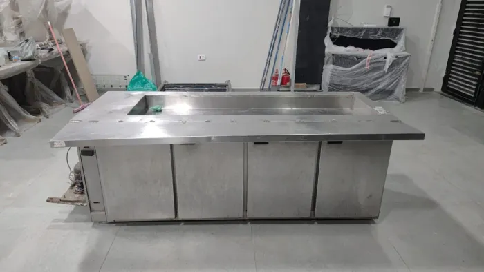 BALCÃO REFRIGERADO EM INOX COM PISTA FRIA - 2 METROS