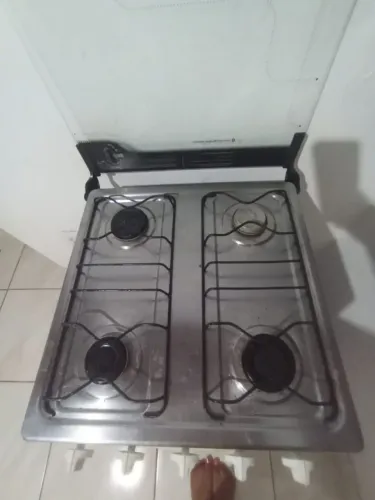 Vendo um fogão 4 bocas