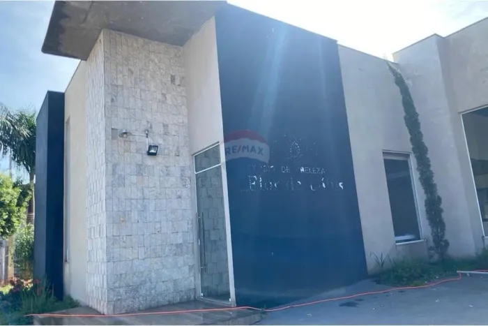 "Alugue: Sala Comercial nova em Lins, SP"