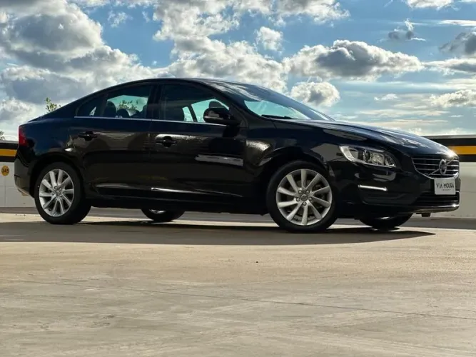Volvo S60 T-4 Kinetic 2.0 190cv 4P 2017