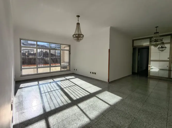 Amplo apartamento de 3 dormitórios com suíte!