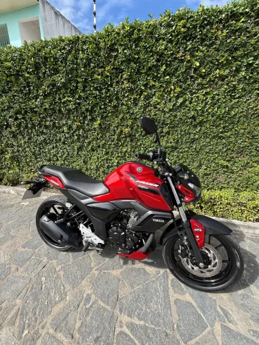 YAMAHA FZ15 150 ABS 2025  8 mil km rodados 