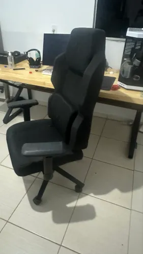 VALOR NEGOCIÁVEL- Cadeira Ergonômica Elements Magna - Excelente Estado