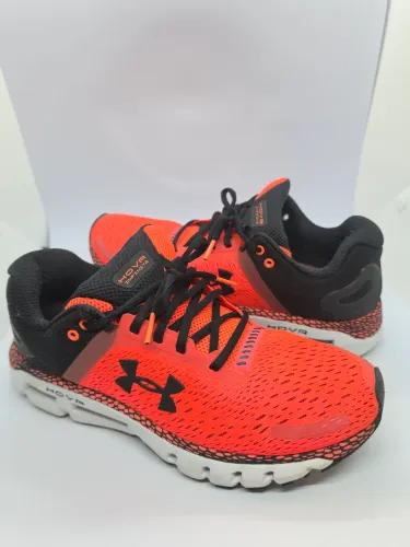 Tênis de Corrida Under Armour HOVR Infinite 2 (tam. 40)