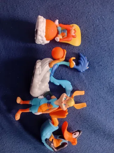 Lotinho McDonald's looney tunes