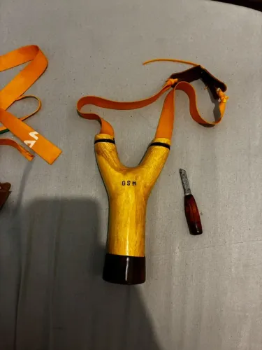 Estilingue Premium em Madeira - Acabamento Artesanal + Acessórios