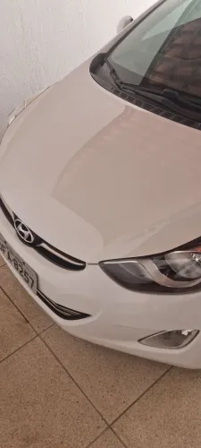 Hyundai Elantra GLS 1.8 16V Aut. 2013