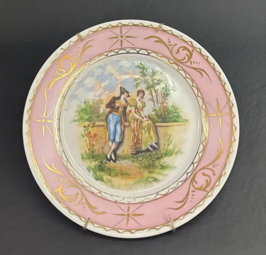 Prato de porcelana antigo