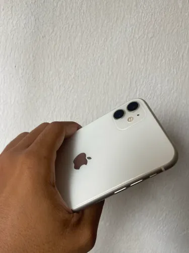 iPhone 11 muito novo completo com nota fiscal
