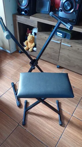 Suporte para teclado mais banco novo