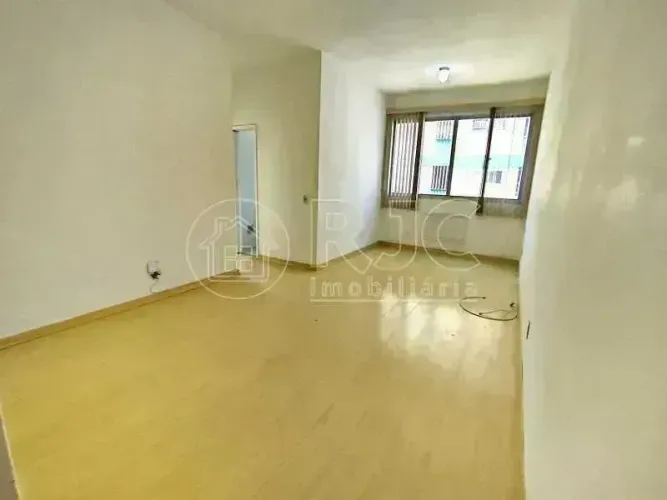 Imóvel para venda possui 72 metros quadrados com 2 quartos em Vila Isabel - Rio de Janeiro