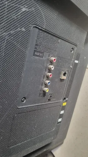 Vendo TV de 40 polegadas smart pra retirada de pecas
