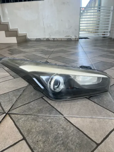 Farol Direito HB20 com DRL