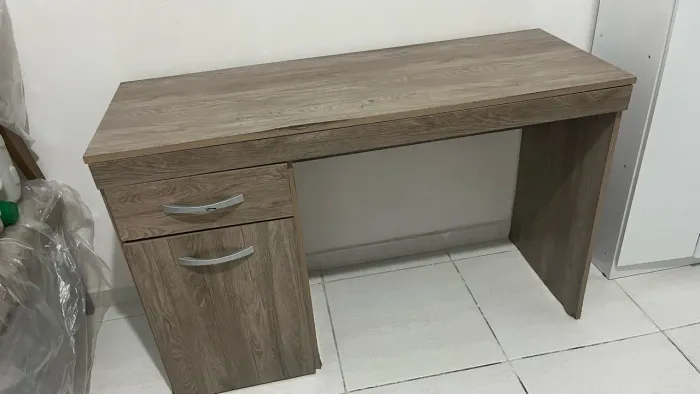 Vendo mesinha de estudo/Faço entrega