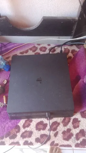 Ps4 slim com 1 controle cabos e carregador