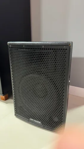 Caixa ativa Attack 300W falante 12? + drive titânio