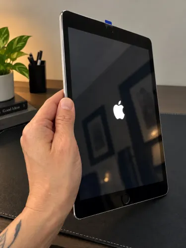 iPad 7ª Geração 32GB Wi-Fi + Cellular Space Gray