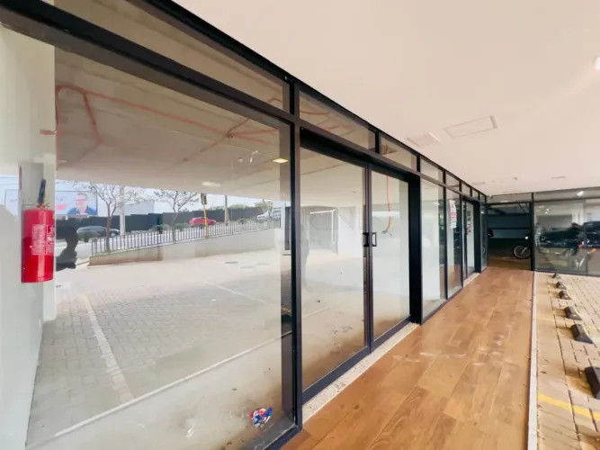 Sala comercial na galeria Pluri Working em Bauru-SP.