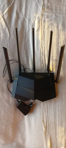 Roteador e repetidor Wifi Tenda. Dupla-faixa com 5 antenas, cobertura mais ampla