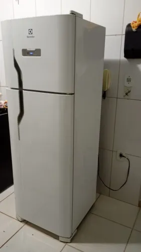 Vendo geladeira Electrolux em perfeito estado 