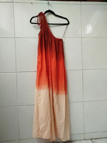 Vestido Pôr do Sol - ombro único & fluidez