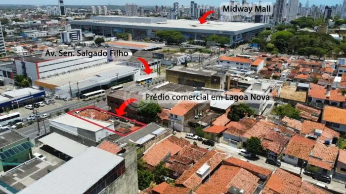 Prédio Comercial/Terreno em Lagoa Nova