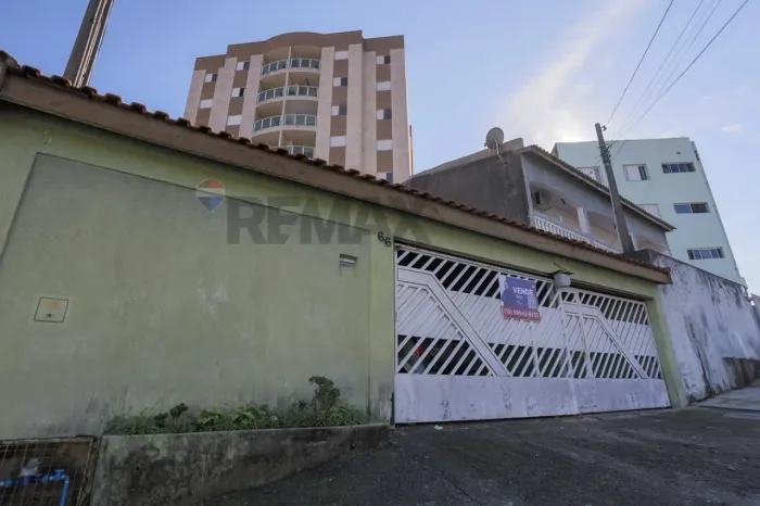 Casa Completa de 262 m² com 3 Dormitórios na Melhor Região da Zona Leste