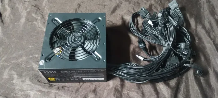 Fonte Cooler Master MWE GOLD 650W V3