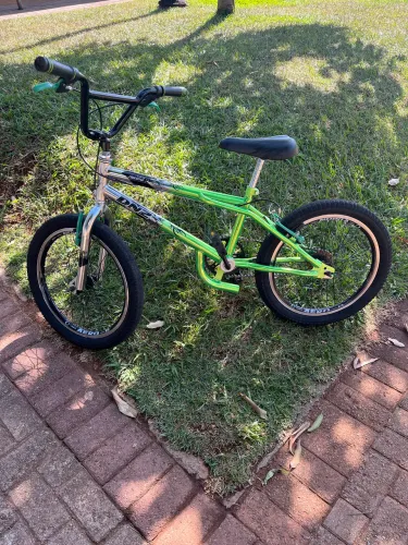Bicicleta infantil aro 20 ( bike )