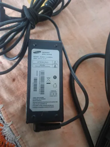 Carregador Original Samsung AD-4019B para Notebook - 19V 2.1A 40W