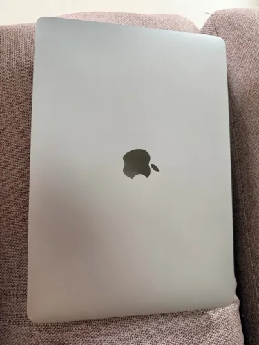 MacBook M1 13 Pol prata