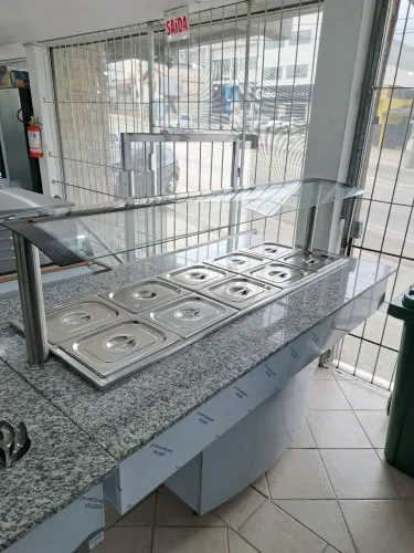 Ac buffet Quente com tampo mármore 