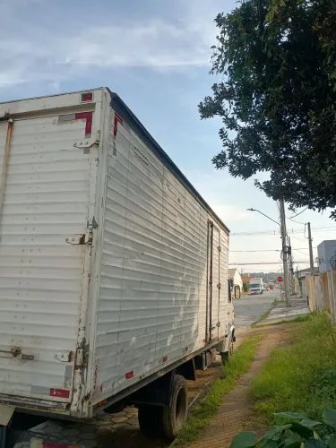Vendo caminhão 608 baú