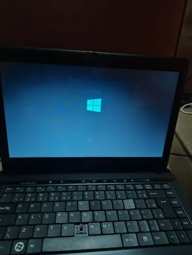 Vende se notebook semp Toshiba