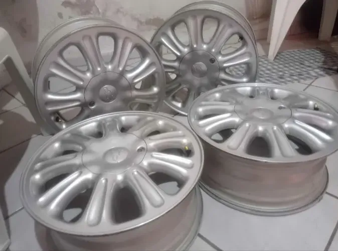 Jogo de rodas aro 15 (5 furos) - Chevrolet Vectra CD e GLS
