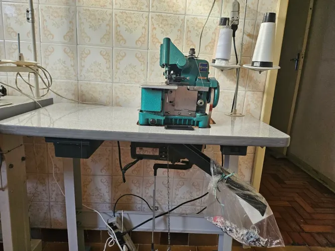 Maquina de cistura Overlock