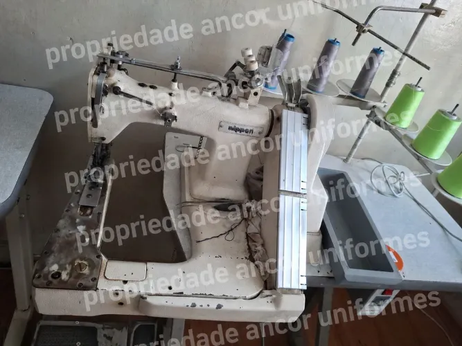 Máquina fechadeira de braço