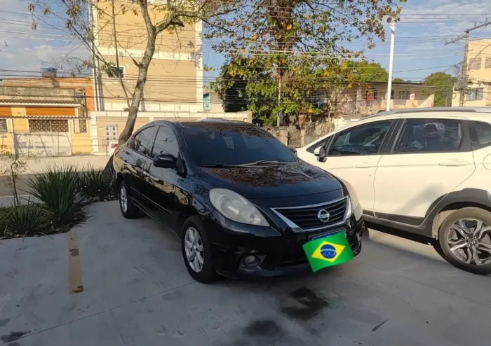 Nissan Versa SL 1.6 16V Flex Fuel 4P Mec. 2014