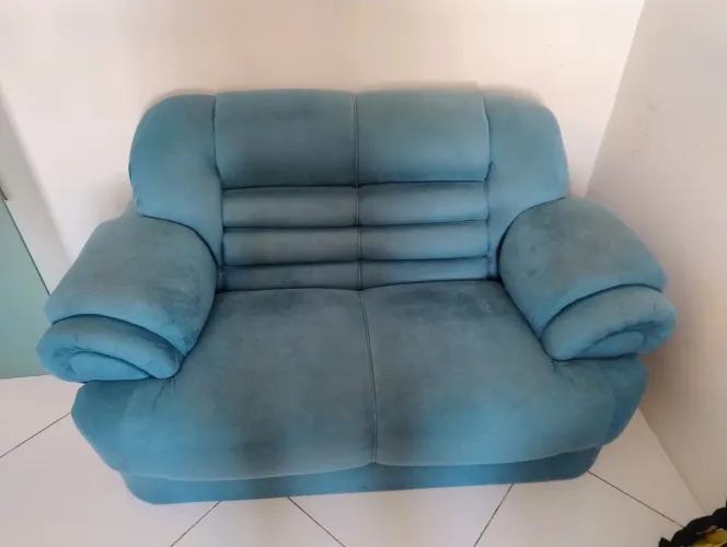 Sofá dois lugares bem aconchegante e macio! Excelente para apartamentos, sala e salões!