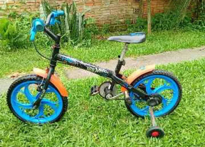 Bicicleta Infantil Caloi Hot Wheels aro 16